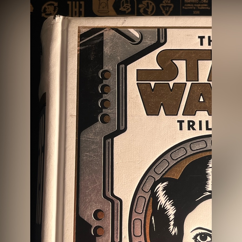 Star Wars Trilogy Hardcover Book 🛸🛸🛸🛸🛸🛸🛸🛸🛸🛸🛸🛸🛸🛸🛸🛸🛸🛸🛸🛸 - Picture 3 of 11